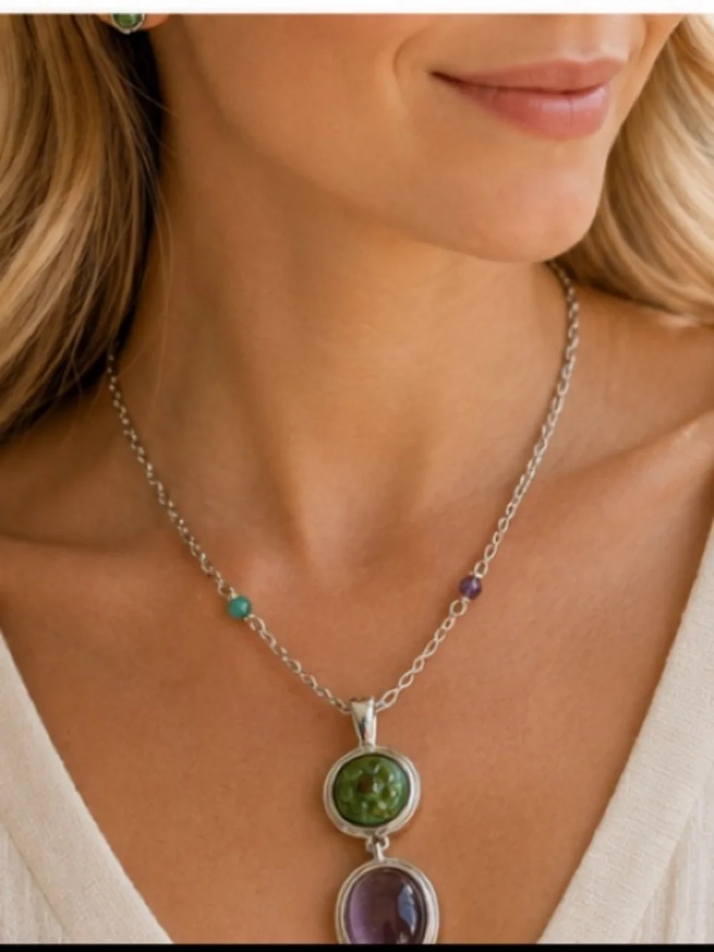 Beautiful signed Monet necklace and matching earrings set in the original Monet